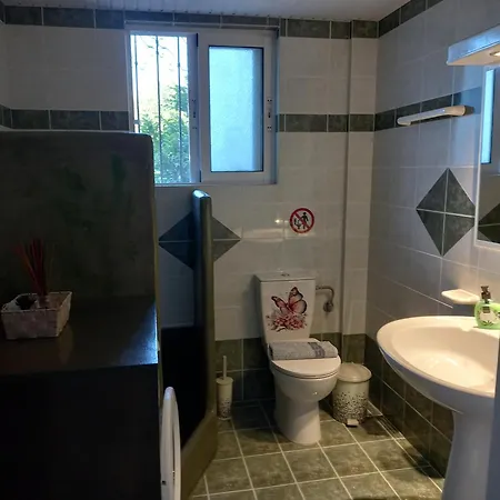 Holiday home σπίτι δίπλα στην θάλασσα *